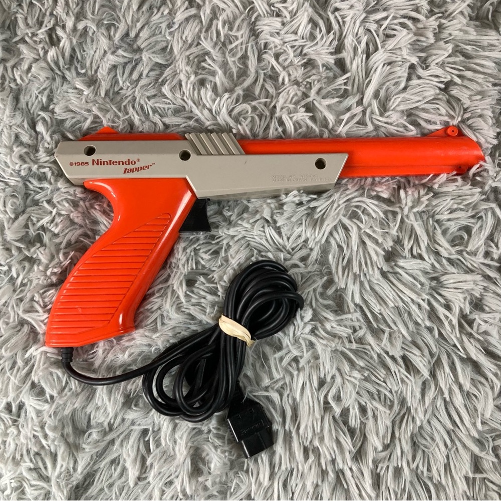 Original NES Nintendo Zapper Gun 1985